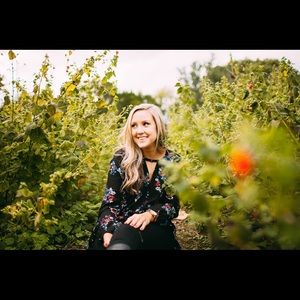 Long sleeve black flowy top